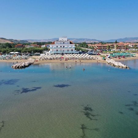 Hotel Strand Marina Di Montenero Exterior foto